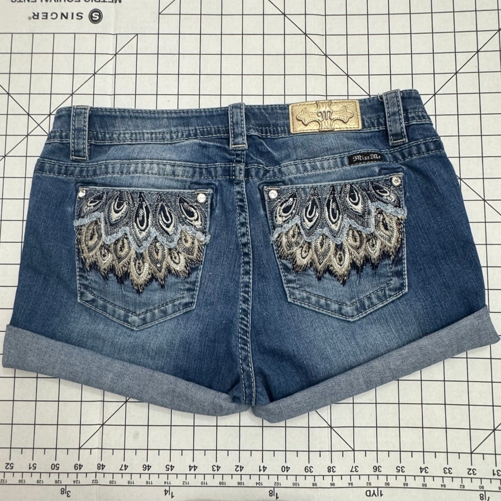 Miss Me Denim Shorts 32 Medium Wash Peacock Feather‎ Embroidered Rhinestone Cuff